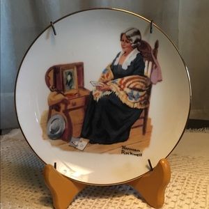 Circa 1984 Norman Rockwell Collectors Plate titled MEMORIES w/hanger Retro Wall